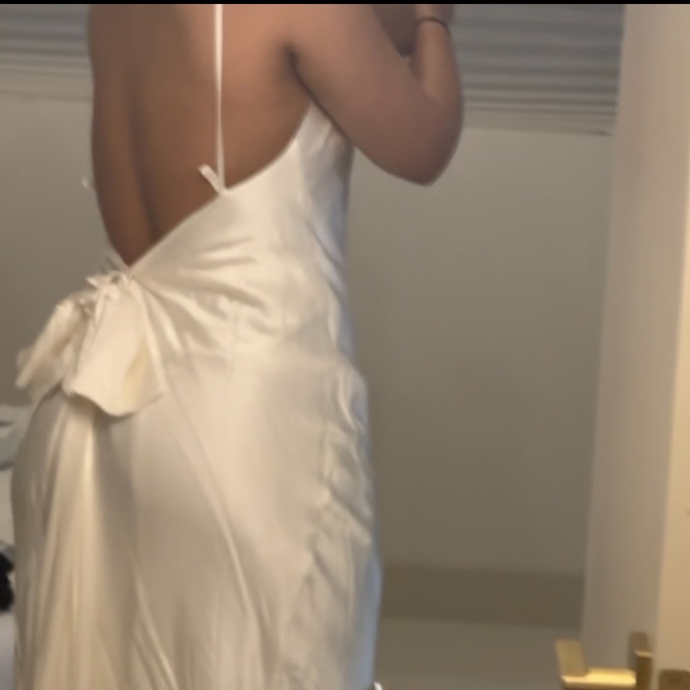 Meshki bow bridal dress